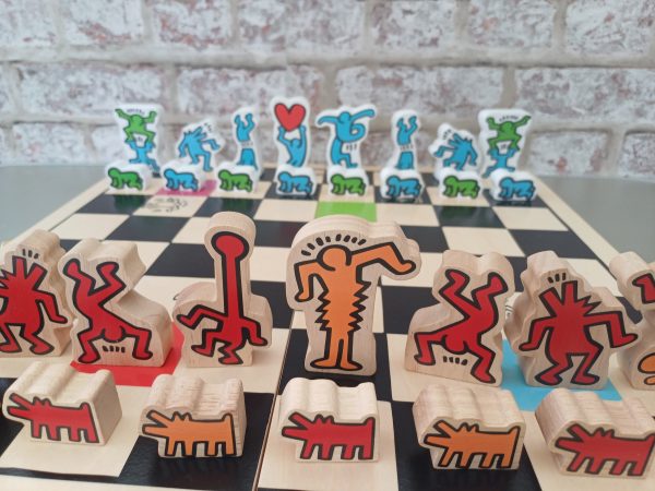 Artistry in Play: The Keith Haring Chess Set - Image 10