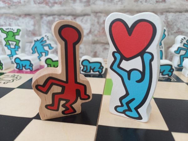 Artistry in Play: The Keith Haring Chess Set - Image 12