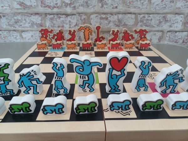 Artistry in Play: The Keith Haring Chess Set - Image 16