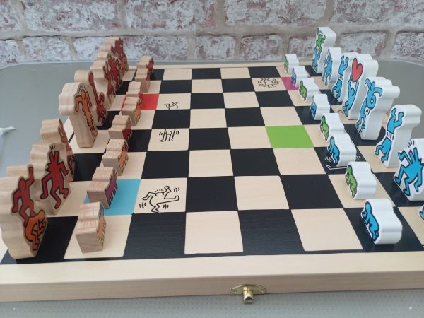 Artistry in Play: The Keith Haring Chess Set - Image 19