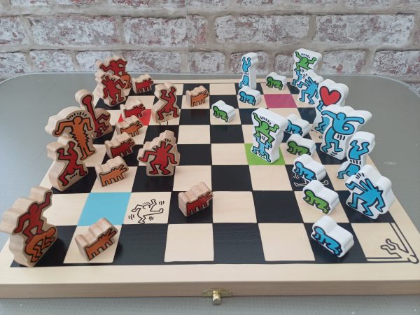 Artistry in Play: The Keith Haring Chess Set - Image 20