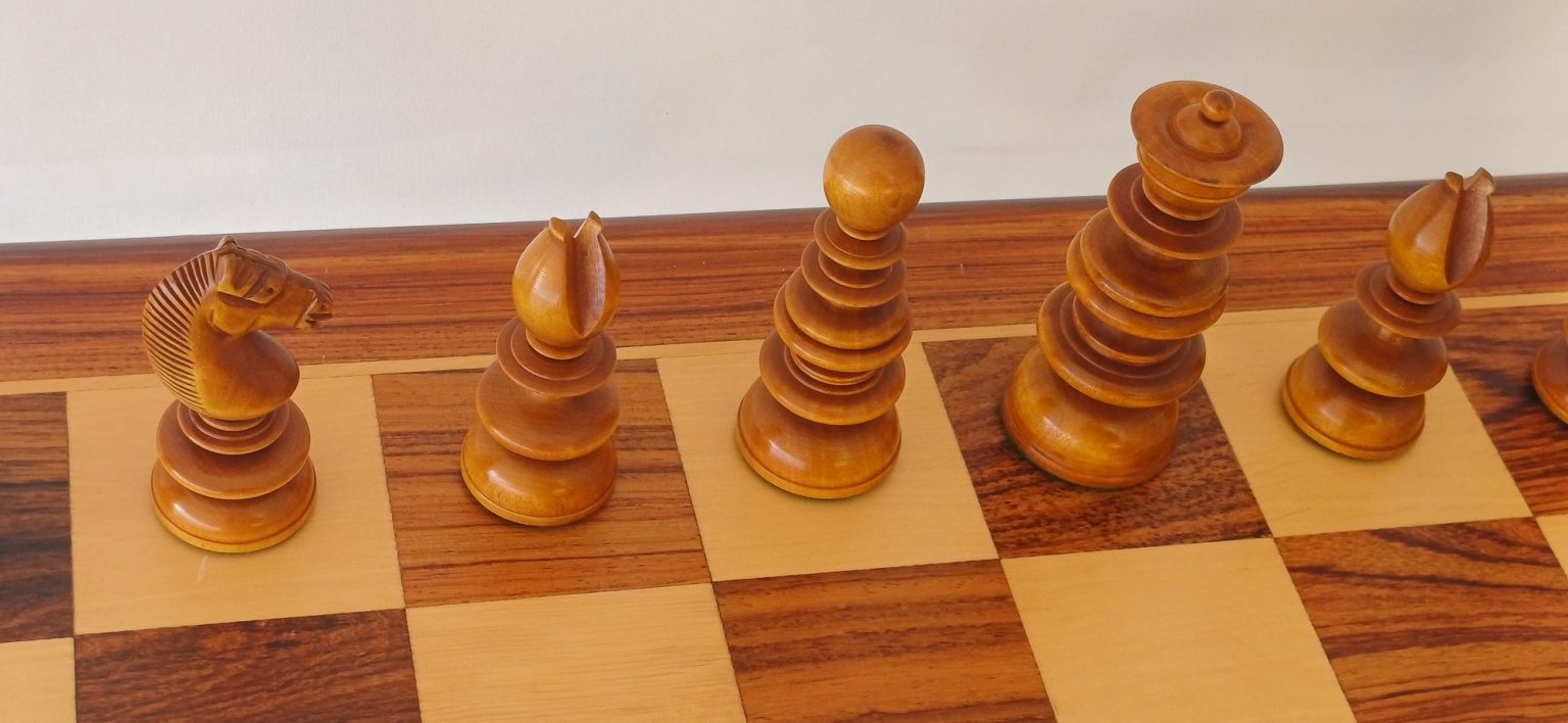 John Calvert Chess Set in Ebony - ChessBaron Chess Sets - 01278 426100