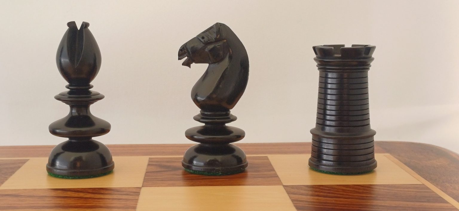 John Calvert Chess Set in Ebony - ChessBaron Chess Sets - 01278 426100