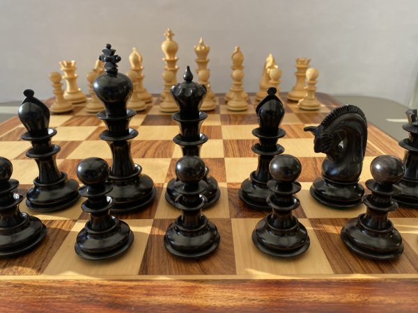 The Manchester set of Chess Pieces in Ebony - Image 8