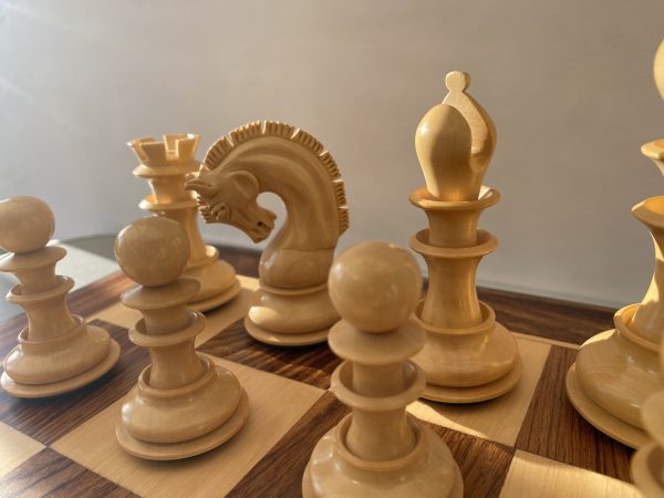 The Manchester set of Chess Pieces in Ebony - Image 10