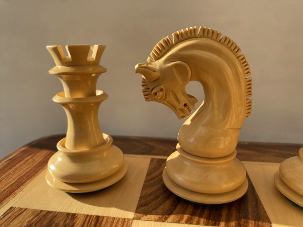 The Manchester set of Chess Pieces in Ebony - Image 2