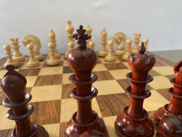 The Manchester set of Chess Pieces in Bud Rosewood - Image 7
