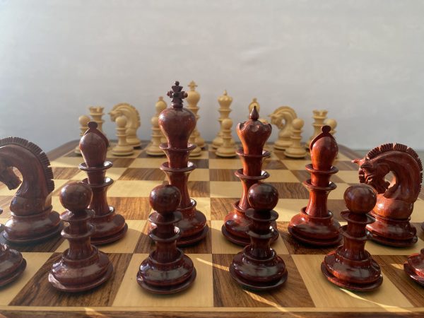 The Manchester set of Chess Pieces in Bud Rosewood - Image 8