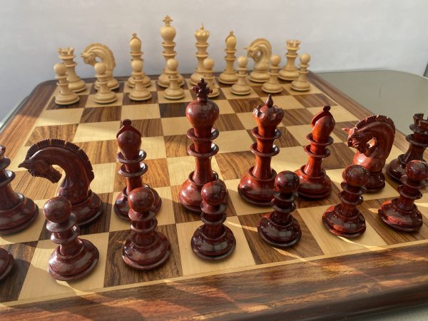 The Manchester set of Chess Pieces in Bud Rosewood - Image 9