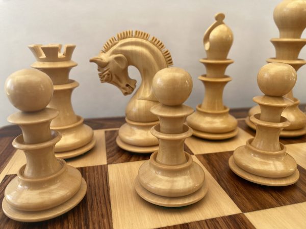 The Manchester set of Chess Pieces in Bud Rosewood - Image 12