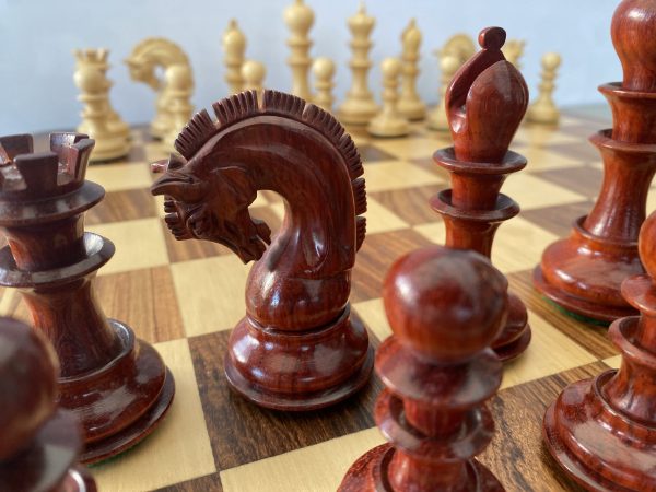 The Manchester set of Chess Pieces in Bud Rosewood - Image 6
