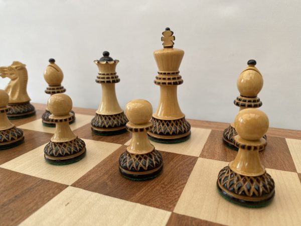 The Spector Gloss Double Weighted Chess Pieces