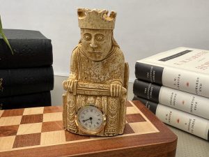Isle of Lewis King as a clock 2