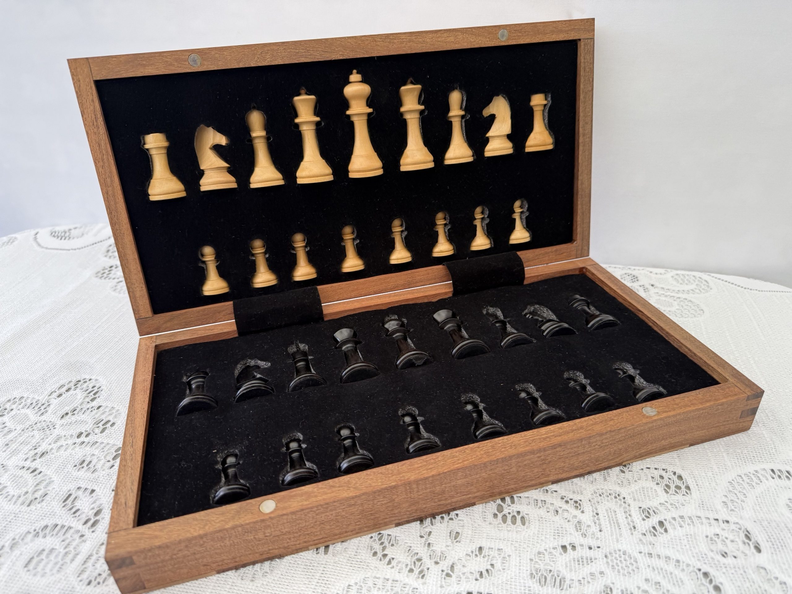 The World Chess PRO Edition 14" Travel Set - Image 17