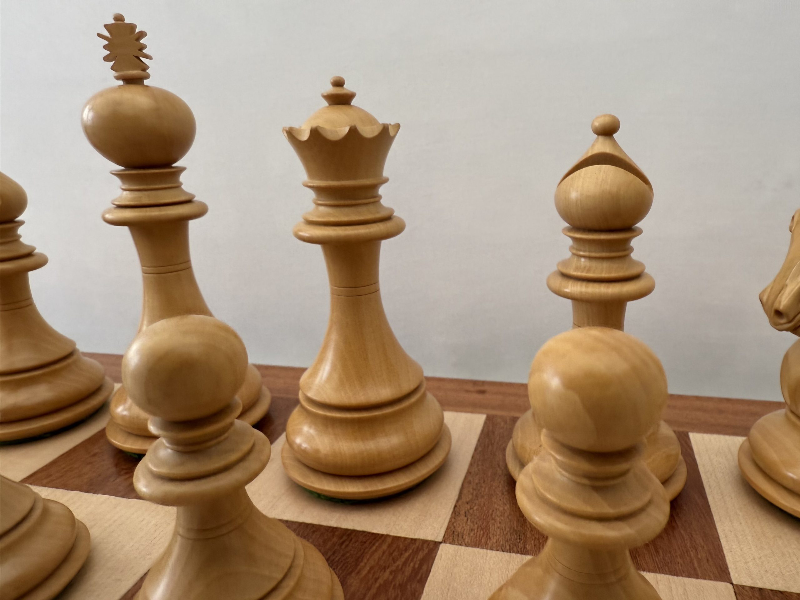 The Sarajevo Bud Rosewood Chess Pieces - Image 2